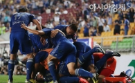 '라돈 멀티 골' 수원, 8년 만에 전북전 홈경기 승