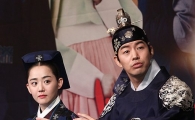 [포토]문근영-이상윤 '컵 속에 물이 없어요~'