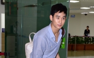 [포토]반바지에 백구두… 김수현, 이 정도는 입어야 패셔니스타!