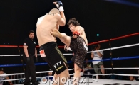[포토]양해준 '강렬한 킥'