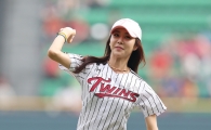 [포토] 한은정 '우완 정통파 투구!'
