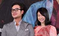 [포토]팔짱끼기가 어색한 엄태웅-김옥빈