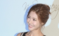 [포토]이윤지, 가슴라인 훅 파였네~