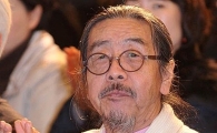 이외수 "고위층 비리-연예인 스캔들, 동시 상영" 쓴소리