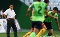 [포토] 경기 지켜보는 최강희 감독