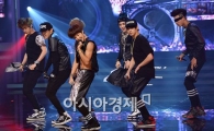 [포토]방탄소년단 '파워풀한 무대'