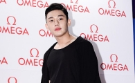 [포토]유아인, 소녀팬 녹이는 '카리스마'
