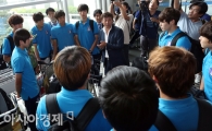 [포토] 이광종 감독의 작별인사