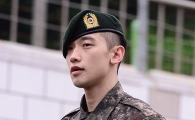 [포토]비, 두 주먹 불끈 쥐고 팬들 향해 인사 