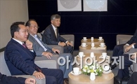[포토]기업인 만나는 방하남 장관