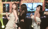 [포토]다솜-효린, 가슴을 '콕콕'