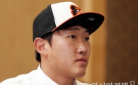 [포토] 윤정현 '언젠간 현진이형과 맞대결 할 수 있겠죠?'