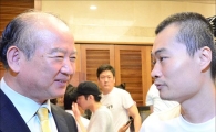 [포토]남양유업 정상화(?), 악수는 하고 있지만