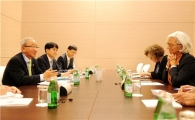 현오석, 7차례 양자회담..역파급효과 피력