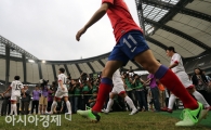 [포토] 입장하는 한국-북한 선수들