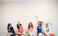 f(x), 타이틀곡 `첫 사랑니` 뮤직비디오 티저 영상 공개