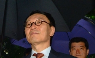 [포토]아무 말 없이 노조원들 바라보고 
