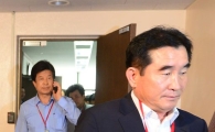 [포토]굳은 표정의 개성공단 기업인들 