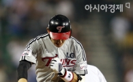 [포토] 2타점 3루타 손주인 '이거야!'
