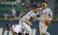 [포토] 오지환 '잡았어'