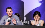 [포토]고아성, 크리스 에반슨 말 한마디에 '발그레'