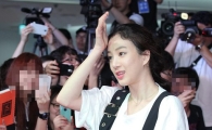 [포토]백옥피부 자랑하는 정려원