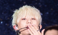 [포토]장현승, 촉촉한 '손키스'