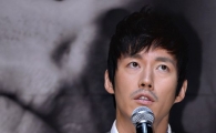 [포토]생각에 잠긴 작가 장혁