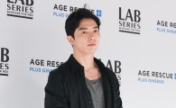 [포토]김재욱, 서 있기만 해도 '화보'