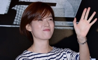 [포토]팬들의 환호에 미소로 화답하는 한효주