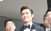 [포토]이병헌 '팬 여러분 저 장가가요"