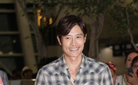 [포토]이병헌 공항패션 '고급스런 체크남방'
