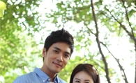 박윤재 손은서, 다정한 연인 포즈 "오해는 마세요"