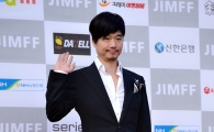 [포토]포즈 취하는 이동준 음악감독