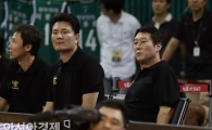 [포토] 이충희 감독 '데뷔전 이겨야 하는데'