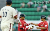 [포토] 싹쓸이 적시타 조인성 '주자 다 들어와~'