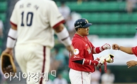 [포토] 조인성 '싹쓸이!'