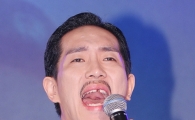 허니지 권태현 "치아 빈 자리, 여러분의 사랑으로 채워 달라"