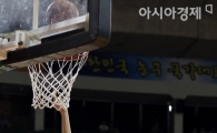 [포토] 이종현 '내가 훨씬 높죠'