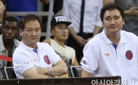 [포토] 고려대전 지켜보는 모비스 유재학 감독
