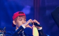 [포토]EXO 백현 '사랑의 하트'