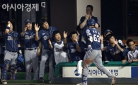 [포토] 권희동 '시원하게 넘겼어요'