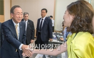 [포토]'한국 기자들이 그리웠습니다'