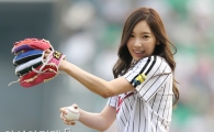 [포토] 시구하는 소녀시대 태연