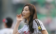 [포토] 태연 '들리나요, LG 야구에 가을이 다가오는 소리가'
