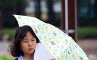 [포토]'비바람이 너무 세다'
