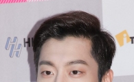 [포토]비스트 윤두준, 남성미 '폴폴~'