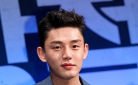 [포토]유아인, 가만히 있어도 '자체발광'