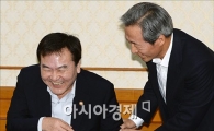 [포토]활짝 웃는 신제윤 금융위원장