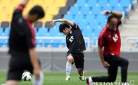 [포토] 한국영 '준비운동도 확실히'